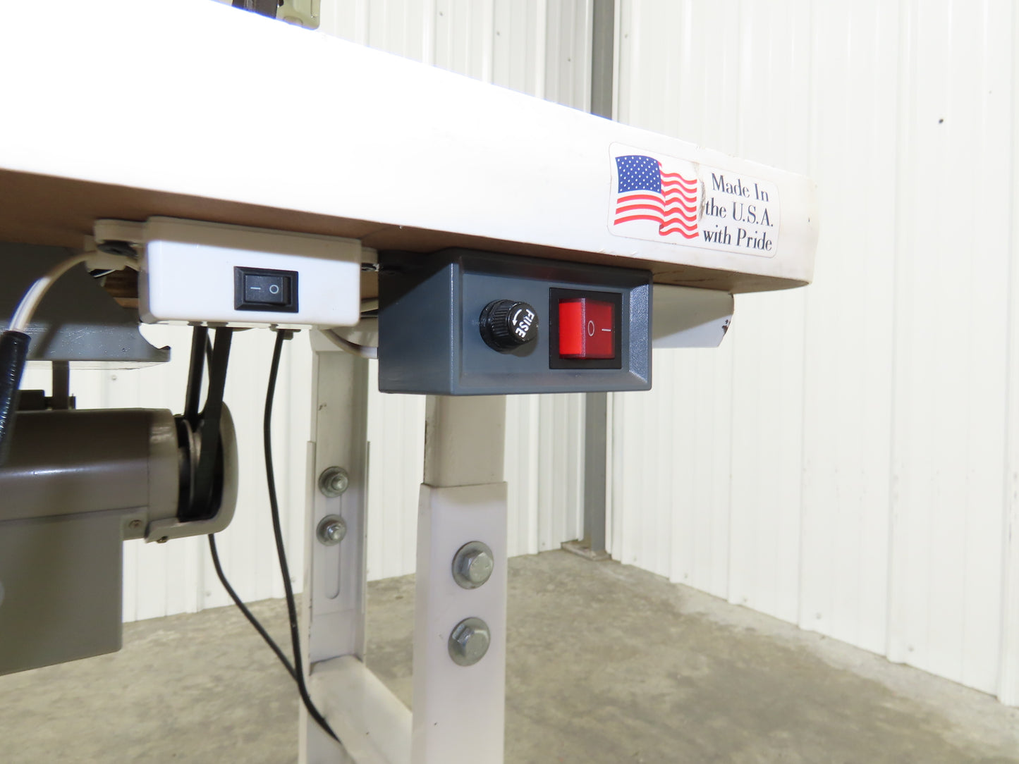 Eagle Huei Hwang Industrial Sewing Machine 120V Bottom Feed Zigzag