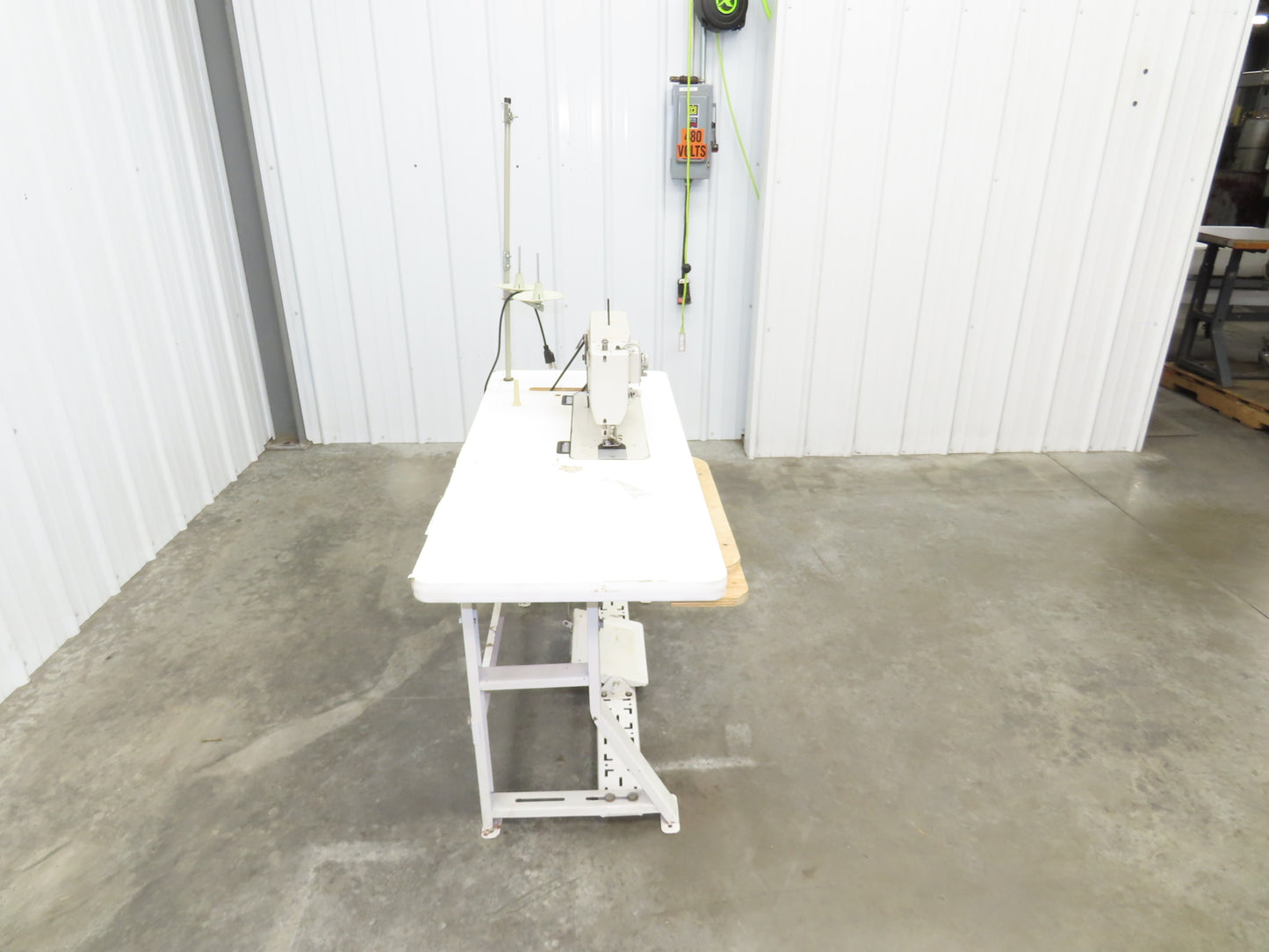 Eagle Huei Hwang Industrial Sewing Machine 120V Bottom Feed Zigzag