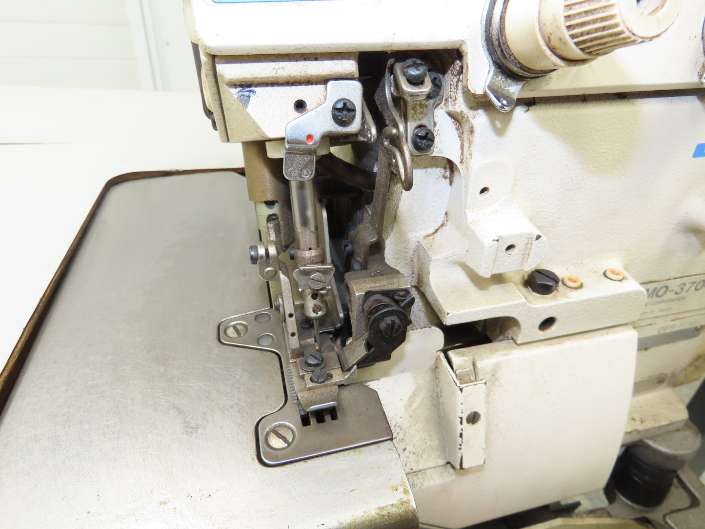 Juki MO-3704 Super Hi Speed 1 Needle Overlock Industrial Sewing Machine 220v 3ph