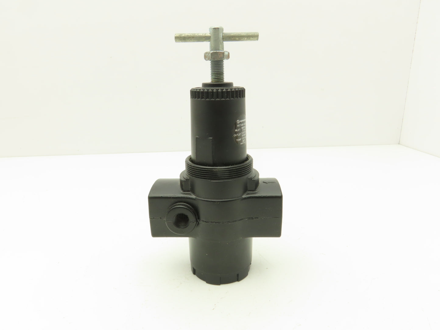 Norgren R17-801-RGLA Pneumatic Regulator w/Gauge 1" NPT 300PSI Max T-Bar Adjust
