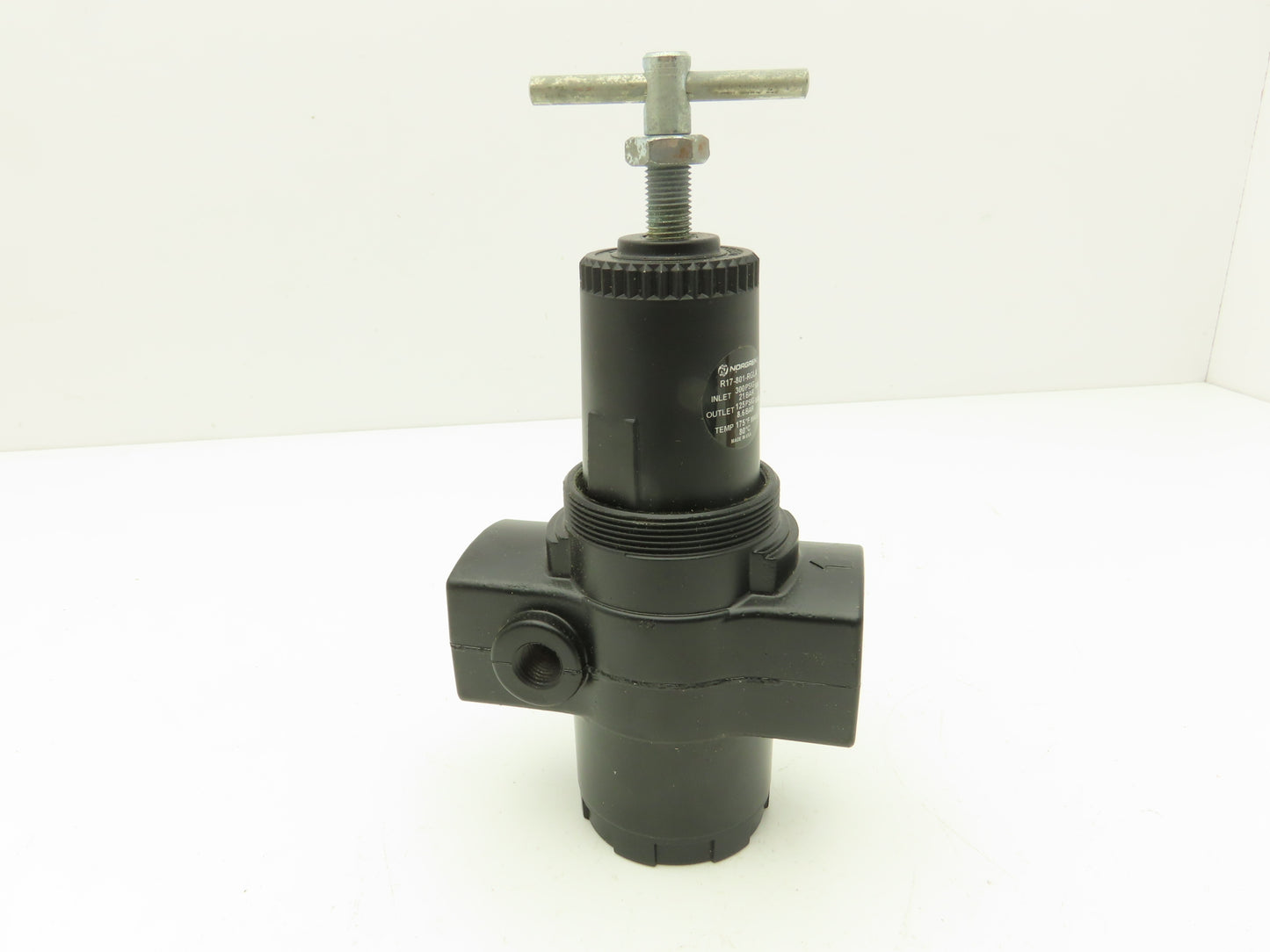 Norgren R17-801-RGLA Pneumatic Regulator w/Gauge 1" NPT 300PSI Max T-Bar Adjust