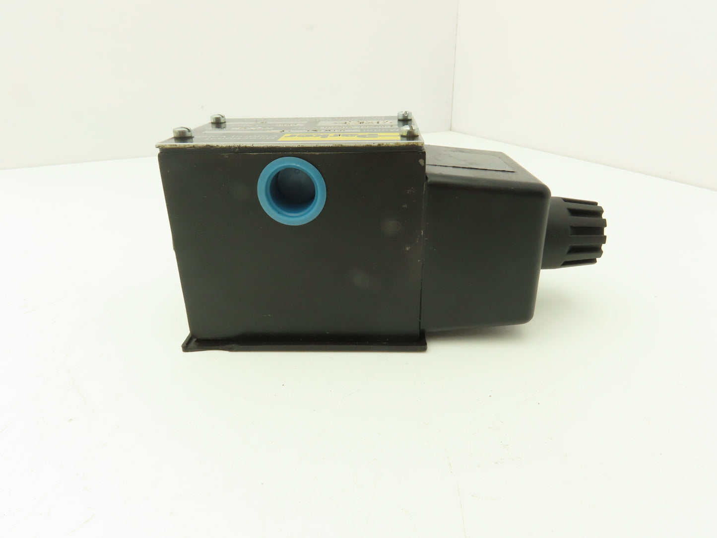 Parker D3W1EY-14 Hydraulic Directional Control Valve 110/120V 50/60Hz 3000 PSI