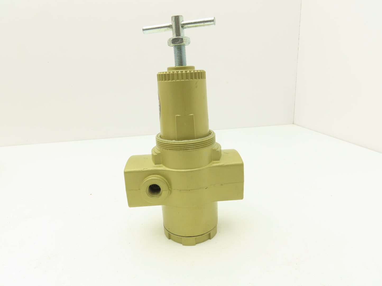 Norgren R17-601-RGLA Pneumatic Regulator W/Gauge 3/4"NPT 300PSI Max 125PSI Out