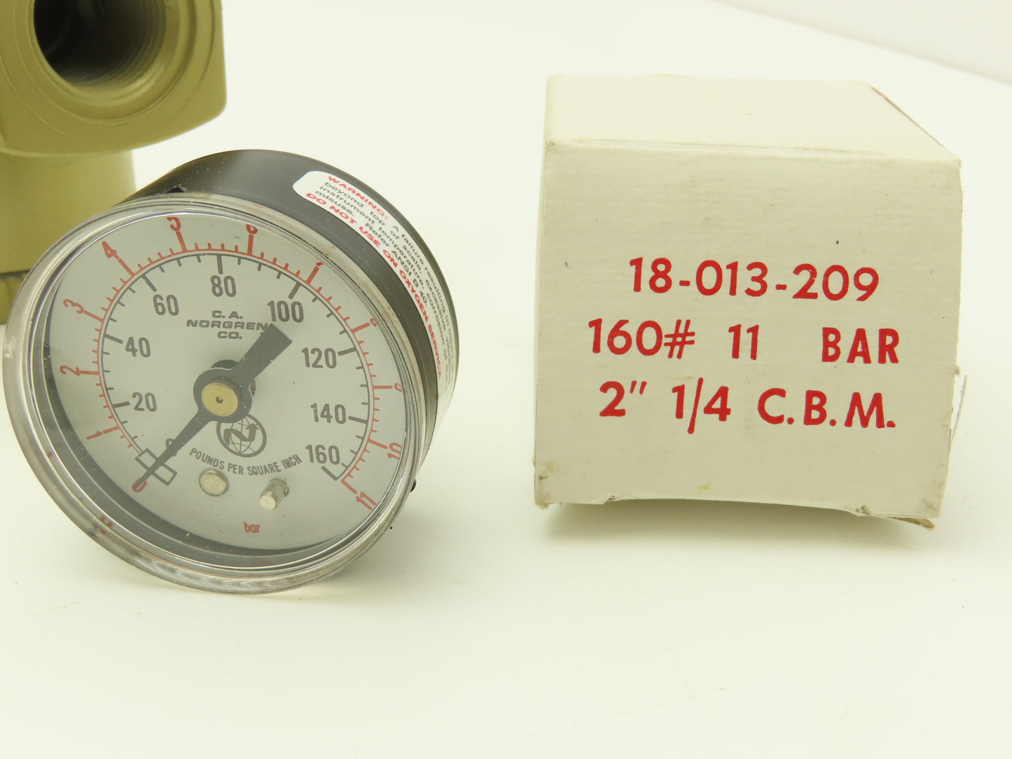 Norgren R17-601-RGLA Pneumatic Regulator W/Gauge 3/4"NPT 300PSI Max 125PSI Out