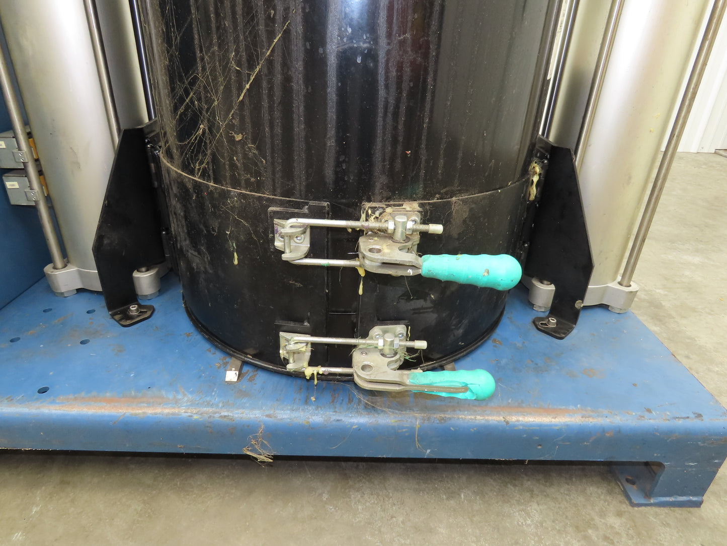 Nordson VD200 Piston Pump Bulk Melter 55 Gallon Drum Hot Melt 480V Parts Only