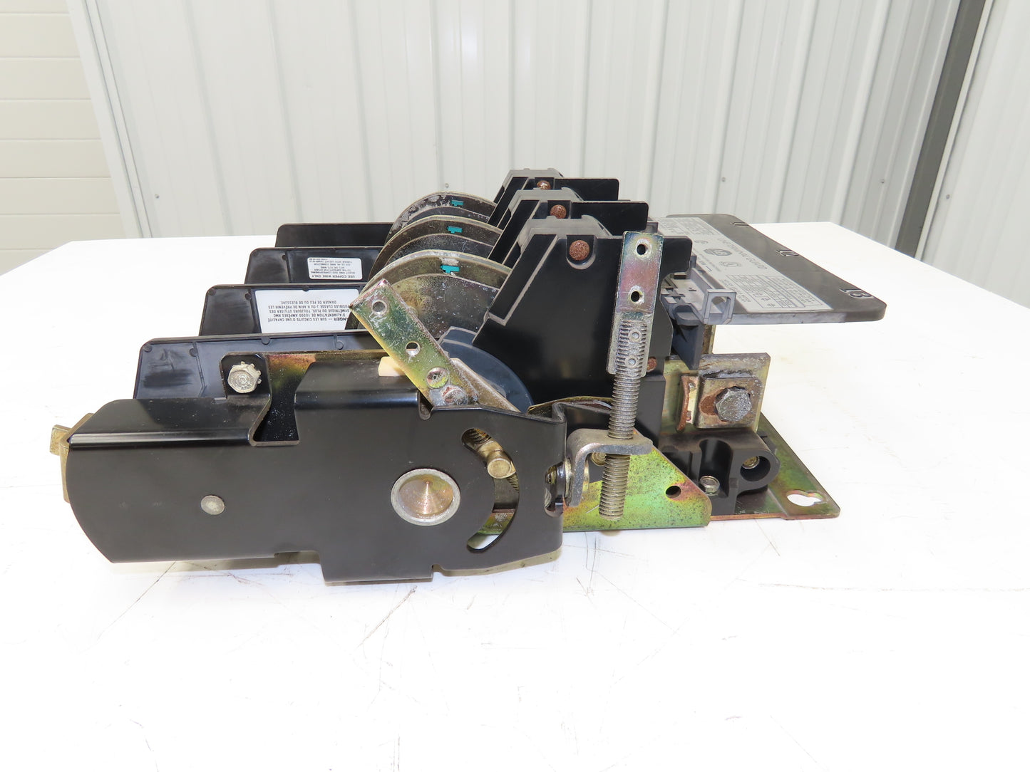 Allen Bradley 1494V-DS400 Safety Disconnect Switch 400A 600V 125HP 3Ph