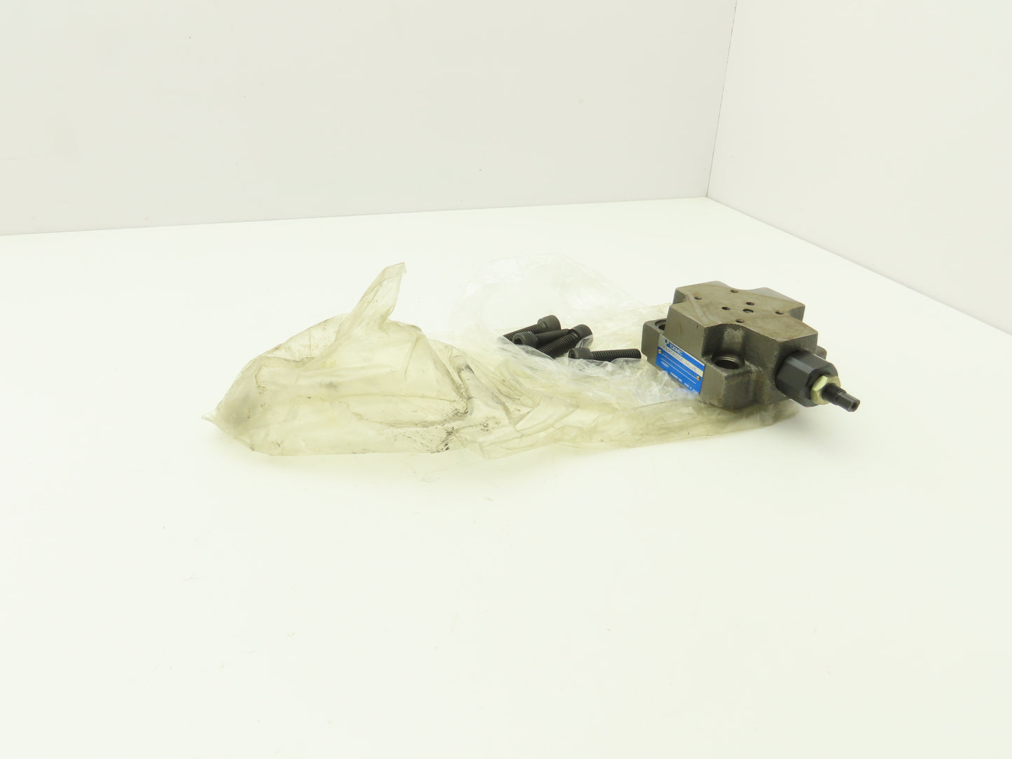 Tokimec Vickers CVU-25-X3-J39-W-245-10-JA Hydraulic Cartridge Valve