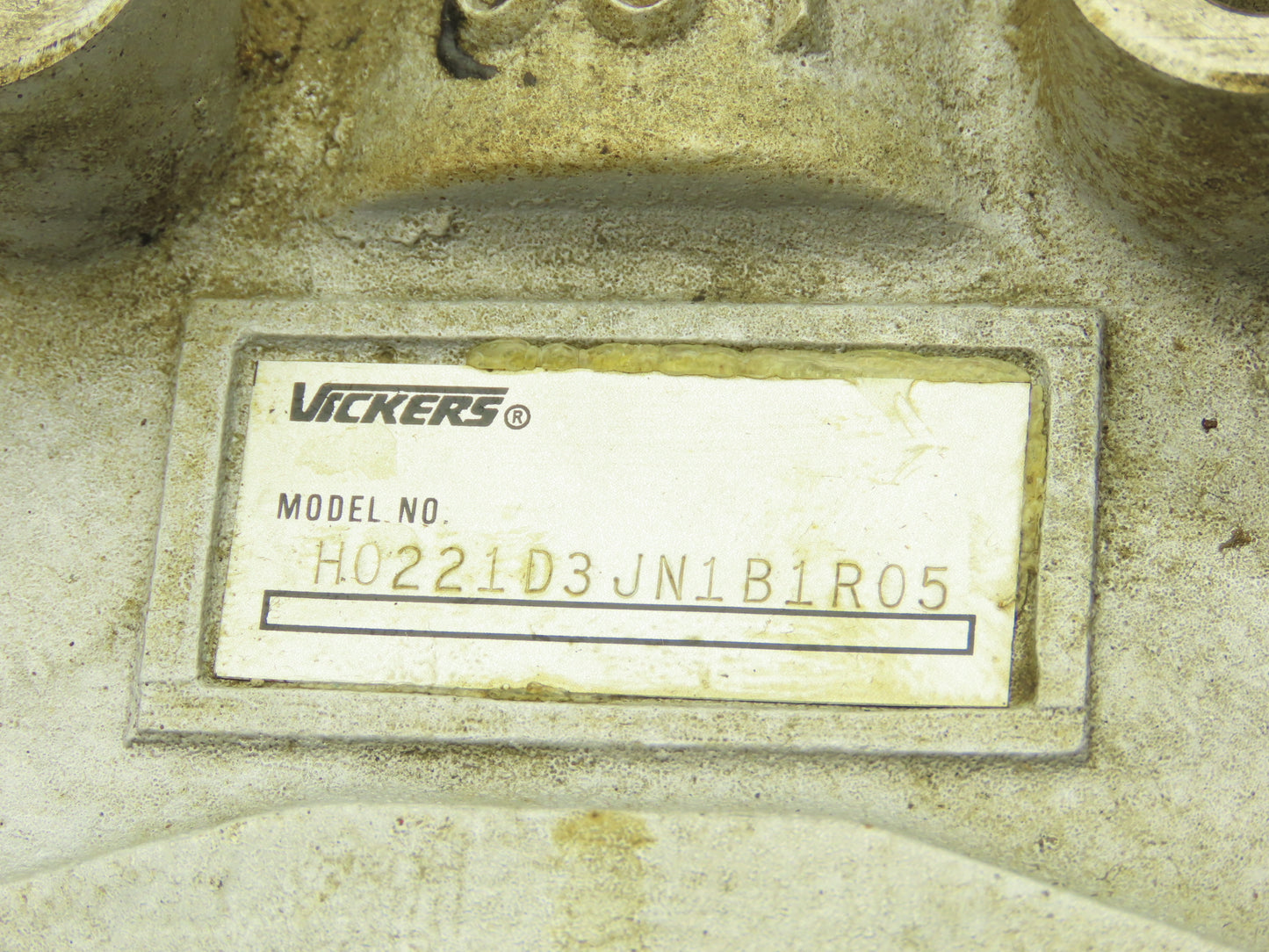 Vickers H0221D3JN1B1R05 Dual Hydraulic Spin-On Filter Head 1-1/2"SAE