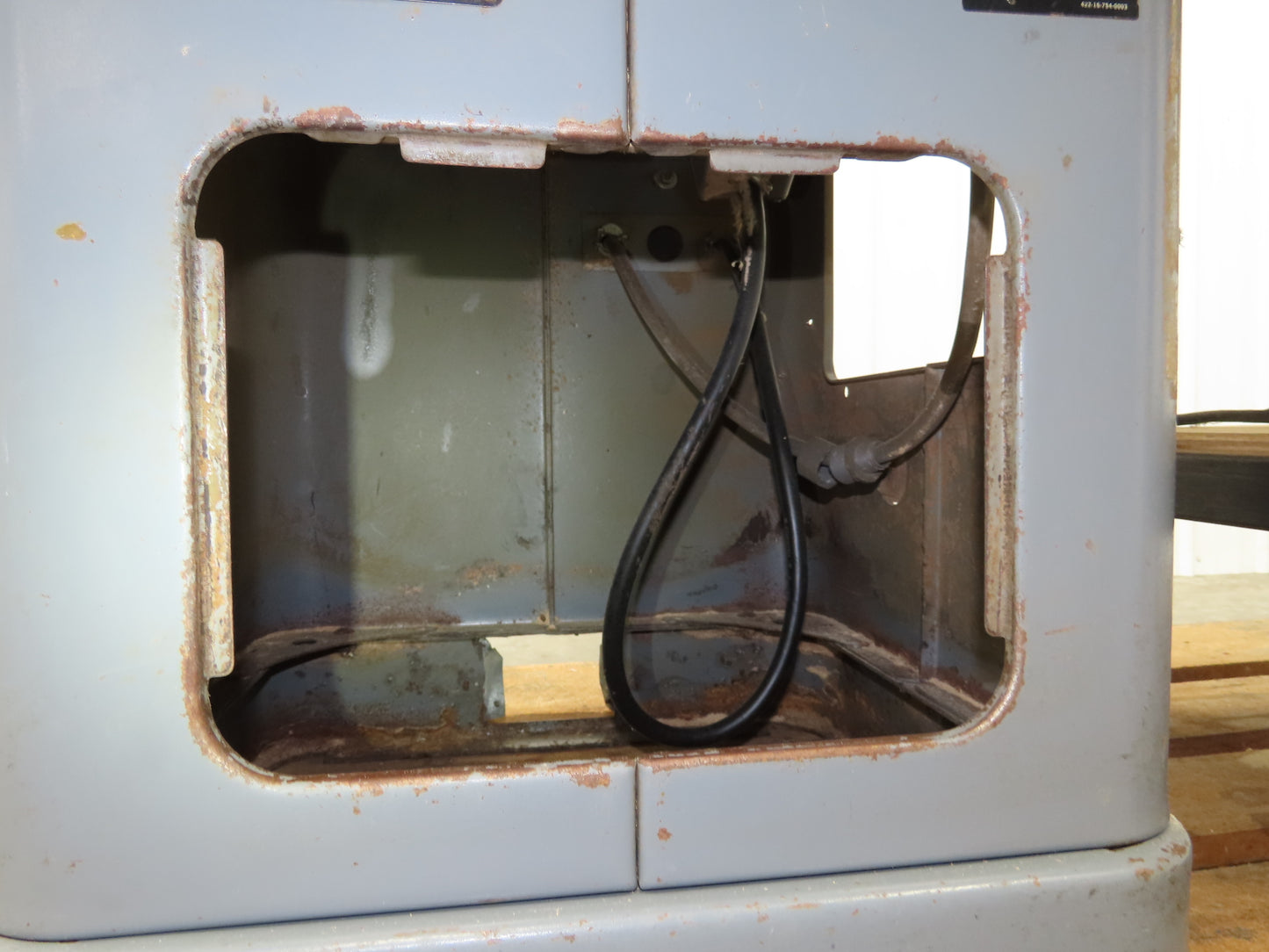 Delta 34-761 Unisaw Table Saw 10" Tilting Arbor 3Ph 3 HP 240/480V 57" Fence