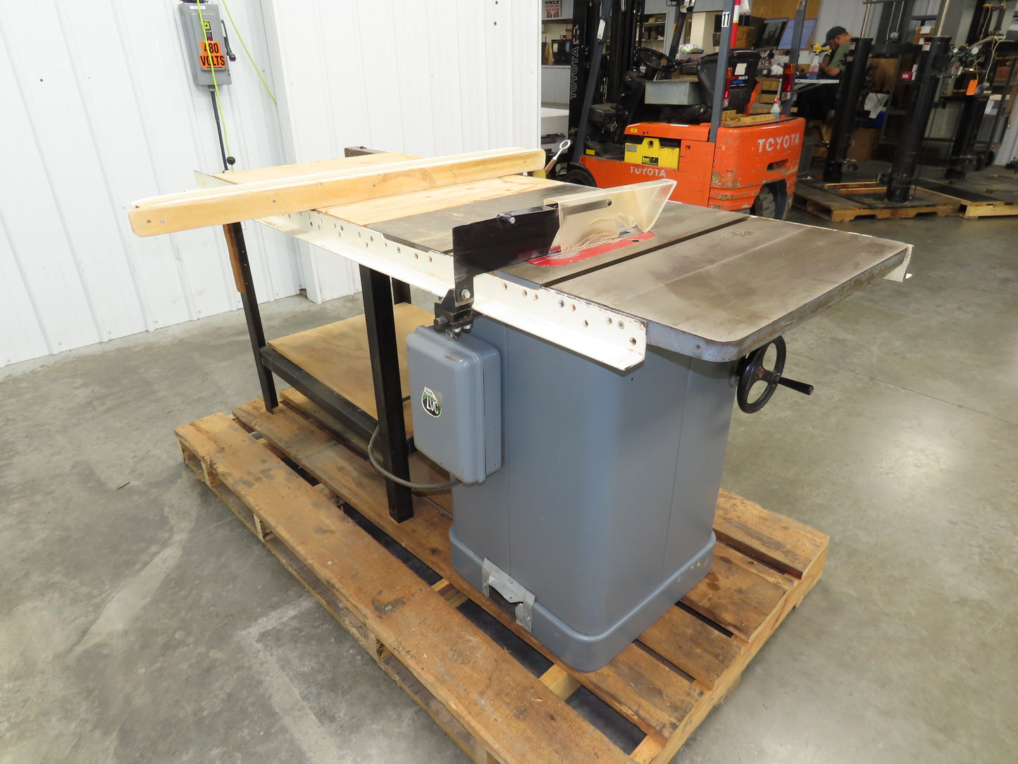 Delta 34-761 Unisaw Table Saw 10" Tilting Arbor 3Ph 3 HP 240/480V 57" Fence