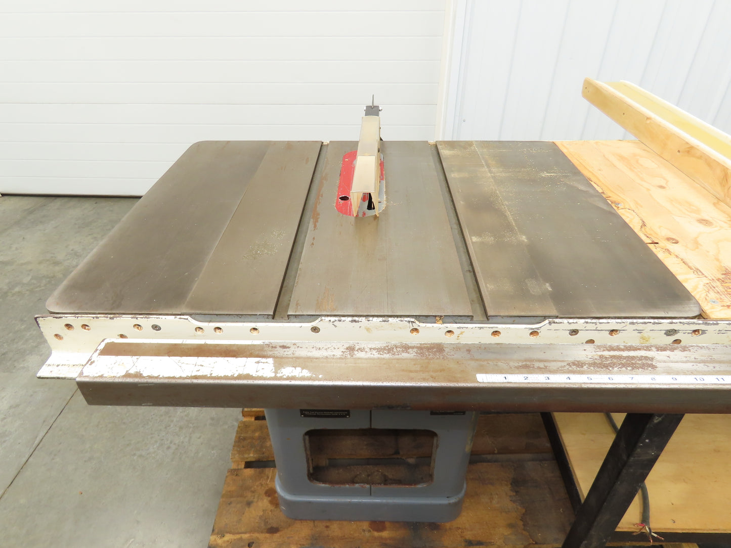 Delta 34-761 Unisaw Table Saw 10" Tilting Arbor 3Ph 3 HP 240/480V 57" Fence