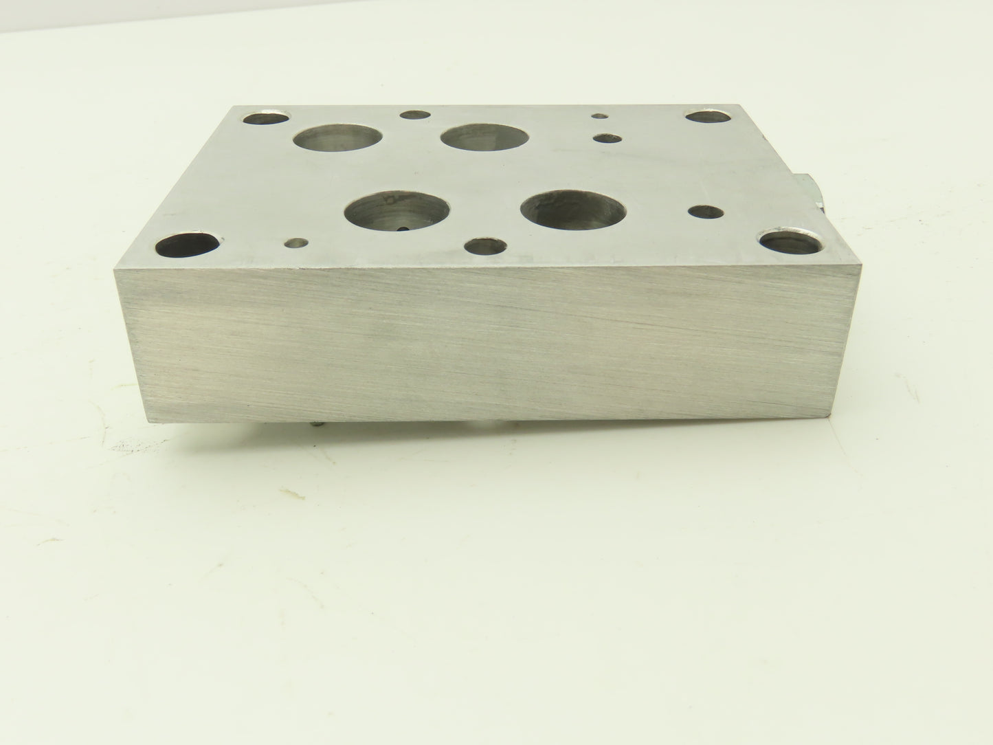 Sun Hydraulics DKS Aluminum Sandwich Manifold T-13A ISO 07