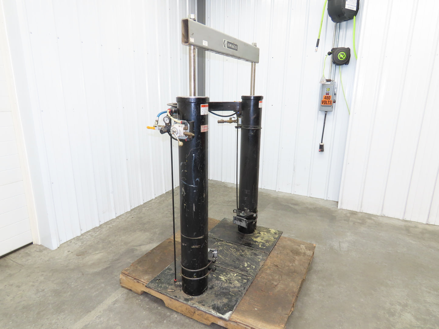 Graco Thermo-o-flow Hot Melt Drum Unloader 55 Gallon Frame & Cylinders Only