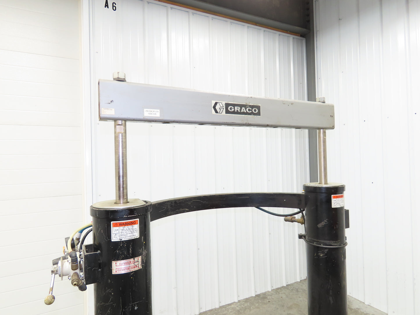 Graco Thermo-o-flow Hot Melt Drum Unloader 55 Gallon Frame & Cylinders Only