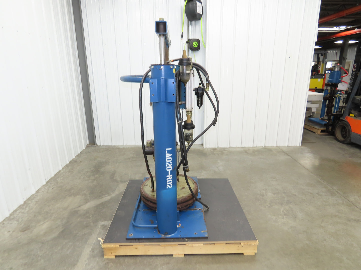 Nordson Rhino Drum Unloader Pneumatic Pump 65:1 Ratio 100PSI