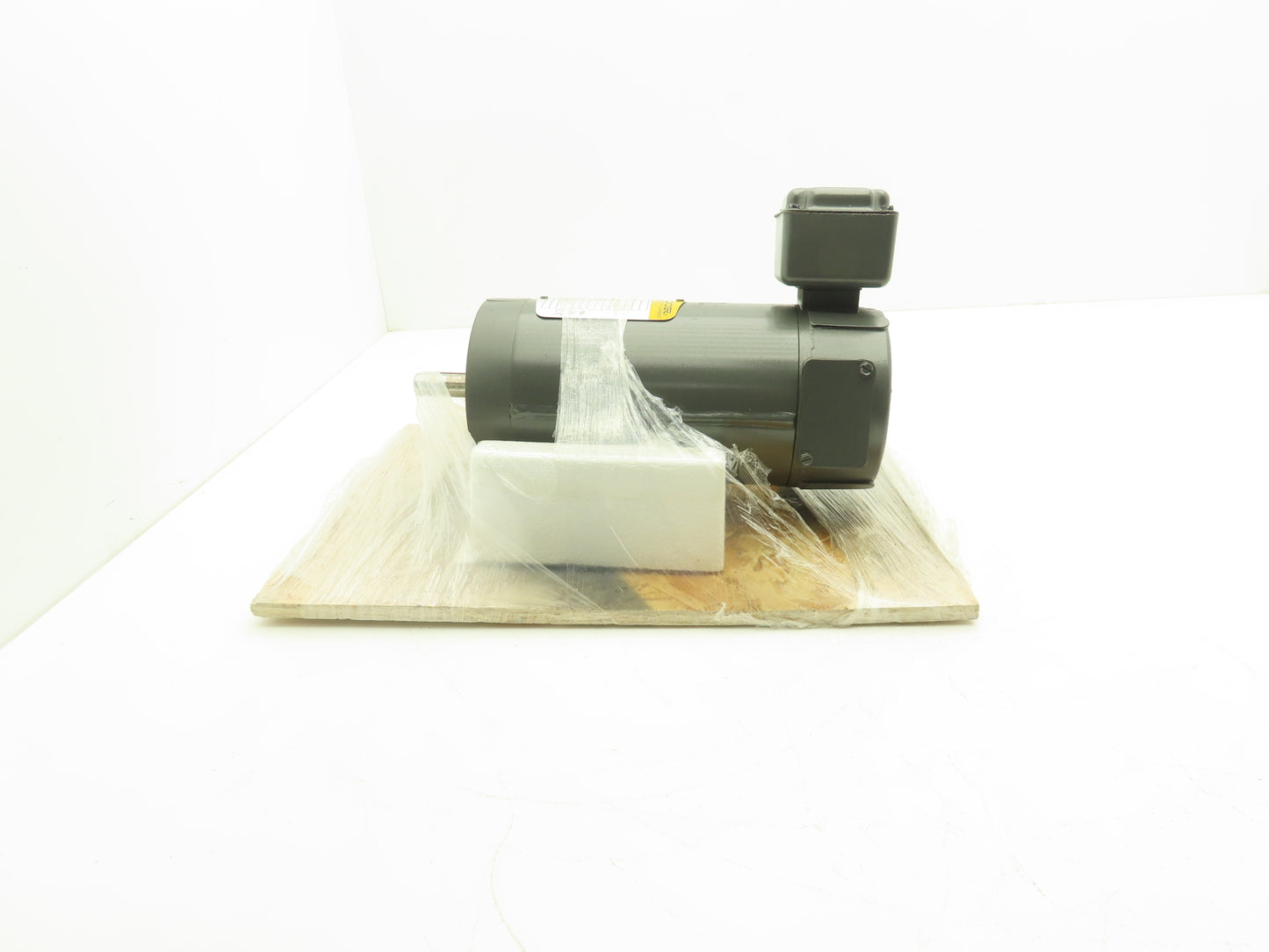 Baldor Electric 33-2311Z102G1 DC Motor 90VDC 1/3Hp 1750rpm 3.2A TENV 48CZ TENV