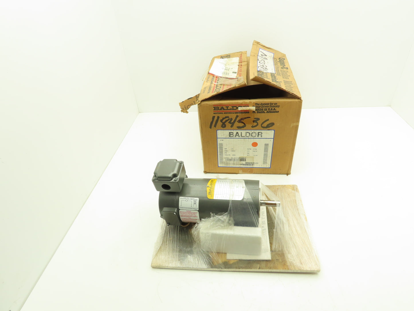 Baldor Electric 33-2311Z102G1 DC Motor 90VDC 1/3Hp 1750rpm 3.2A TENV 48CZ TENV