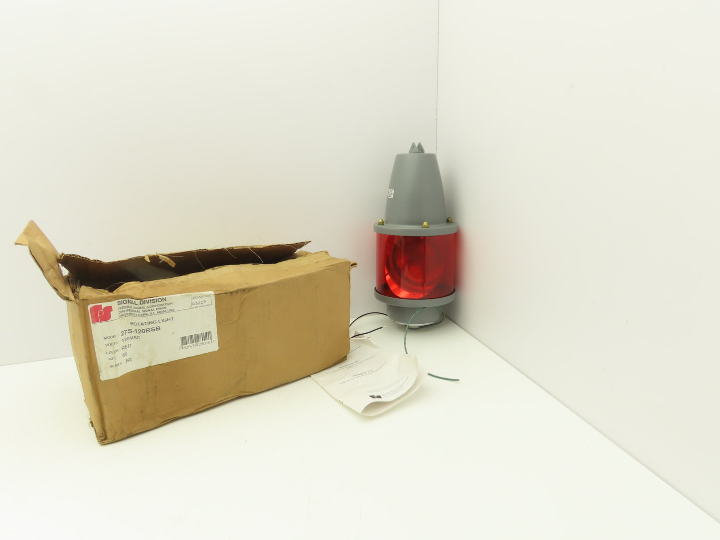 Pioneer 27S Rotating Light Red Sealed Beam 120V 79W Flash Rate 60 FPM Series B2