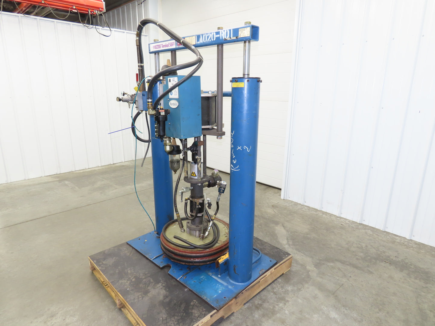 Nordson Rhino Hot Melt Drum Unloader Pneumatic Pump 65:1 Ratio 100PSI