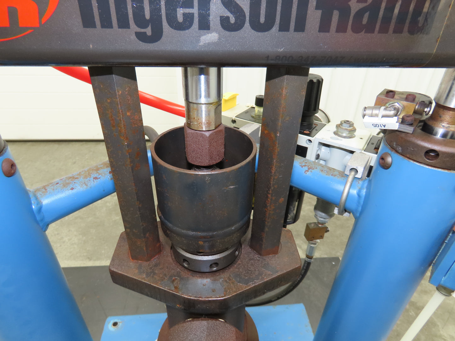 IR Johnstone 401-218 Pneumatic Extrusion Pump 5 Gal Pail Lifter Unloader