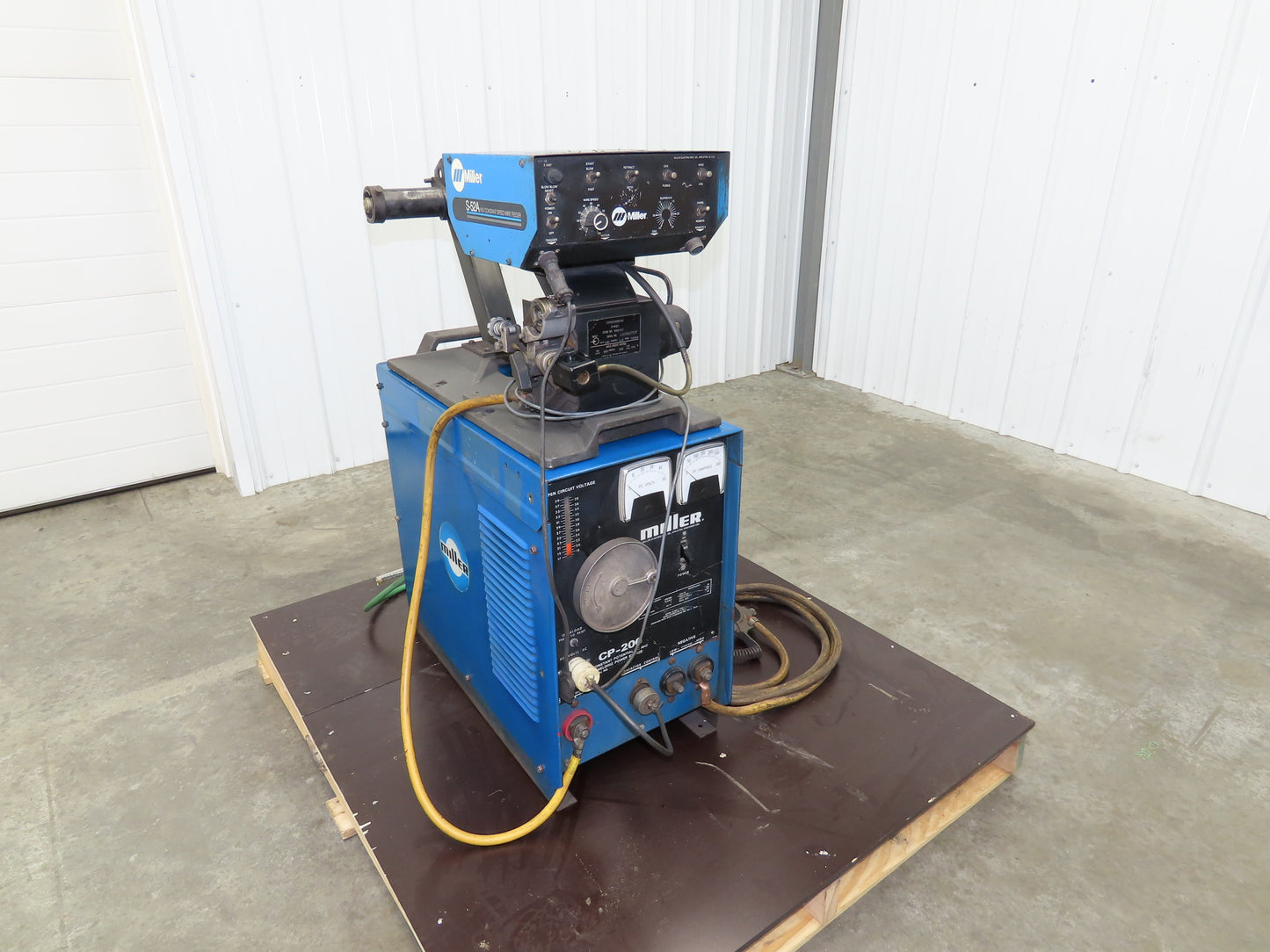 Miller CP-200 Mig Welder 200 amp DC Arc S-52A Wire Feeder 230/460VAC 3PH
