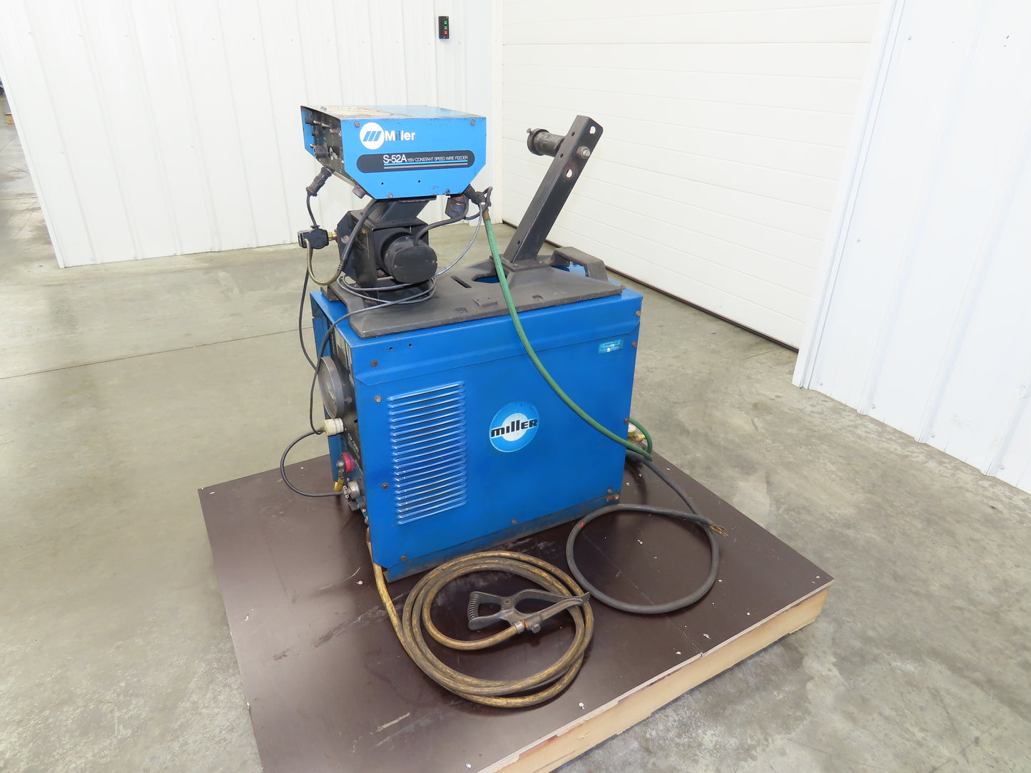 Miller CP-200 Mig Welder 200 amp DC Arc S-52A Wire Feeder 230/460VAC 3PH
