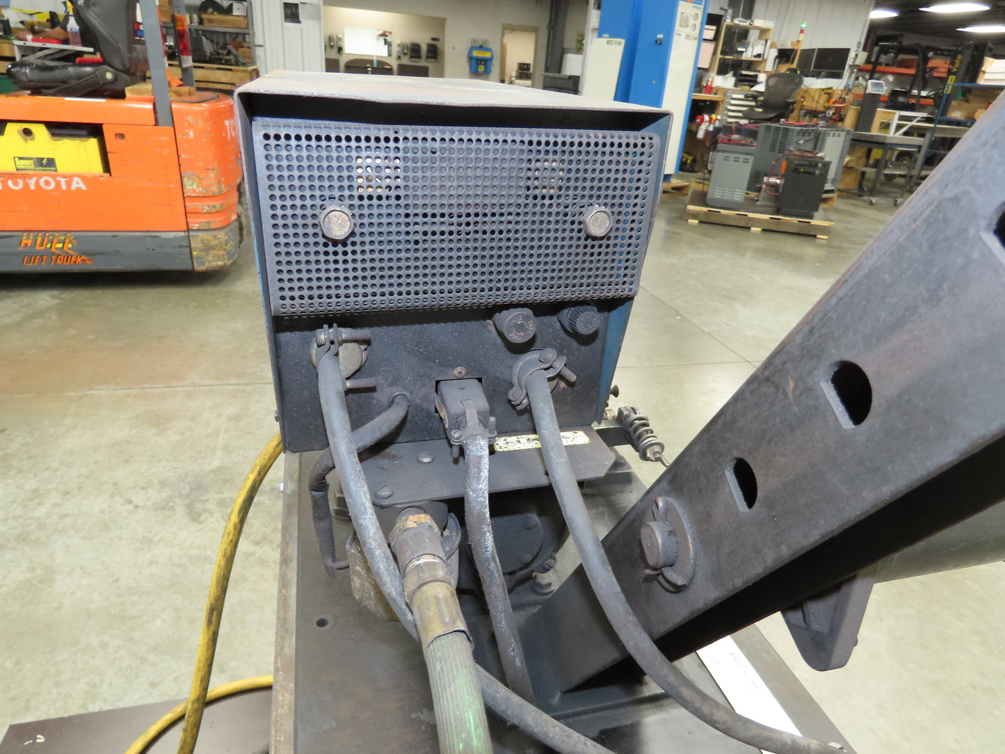 Miller CP-200 Mig Welder 200 amp DC Arc 10E Wire Feeder 230/460VAC 3PH