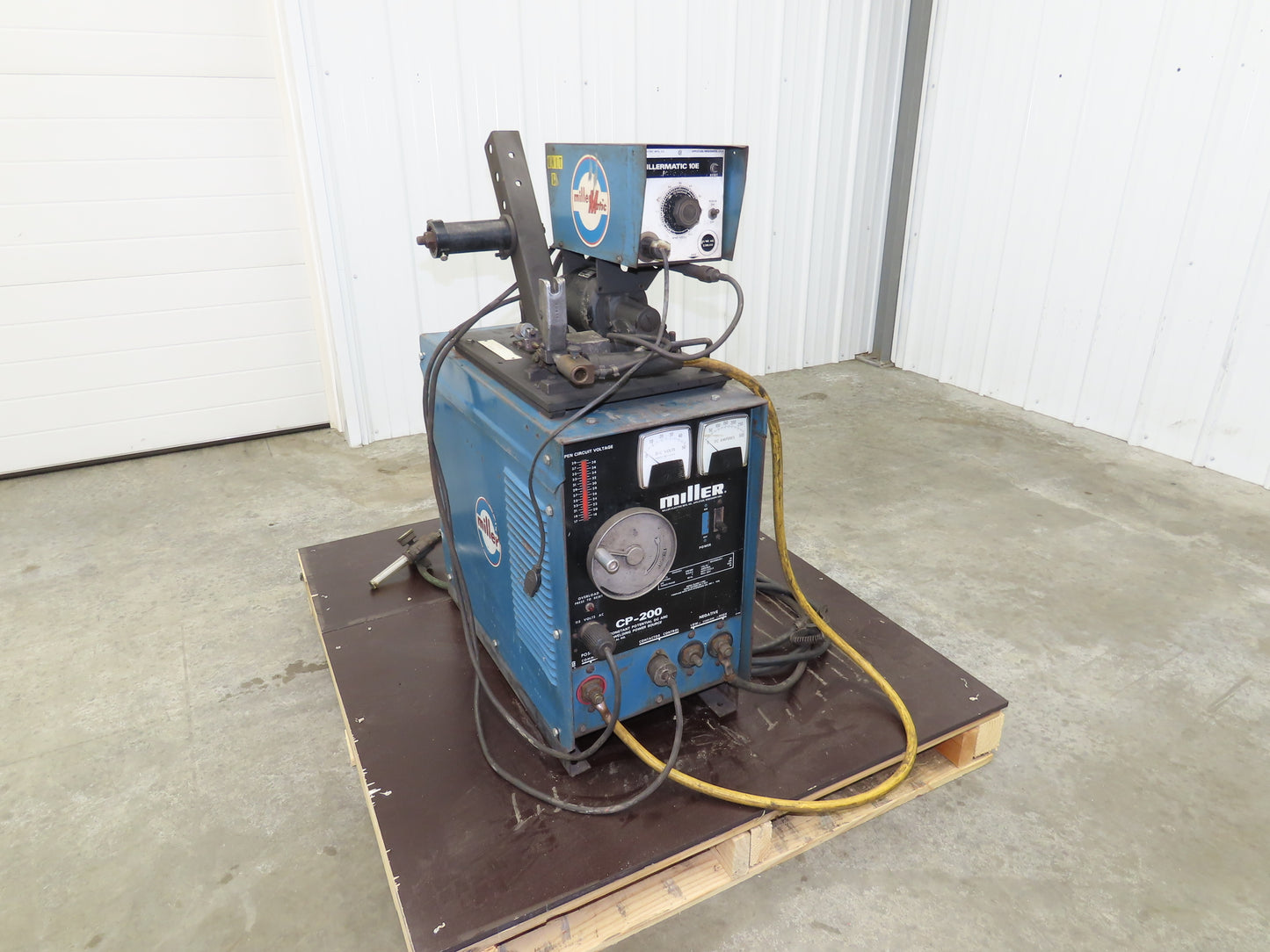 Miller CP-200 Mig Welder 200 amp DC Arc 10E Wire Feeder 230/460VAC 3PH