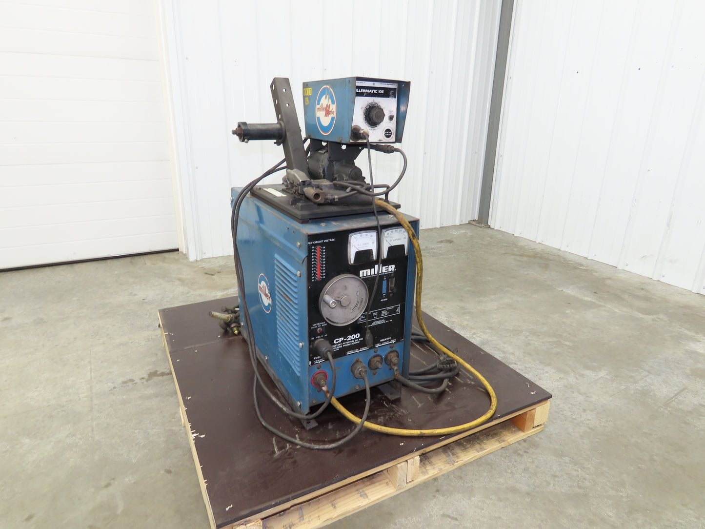 Miller CP-200 Mig Welder 200 amp DC Arc 10E Wire Feeder 230/460VAC 3PH