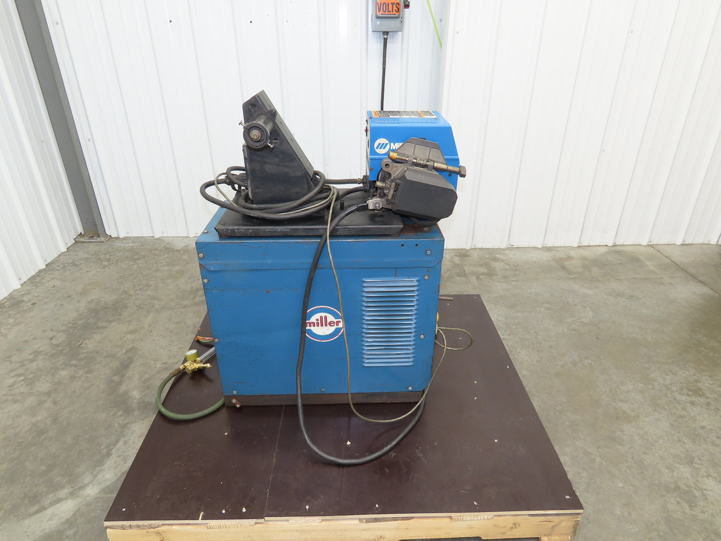 Miller CP-200 Mig Welder 200 amp DC Arc S-62 Wire Feeder 230/460VAC 3PH