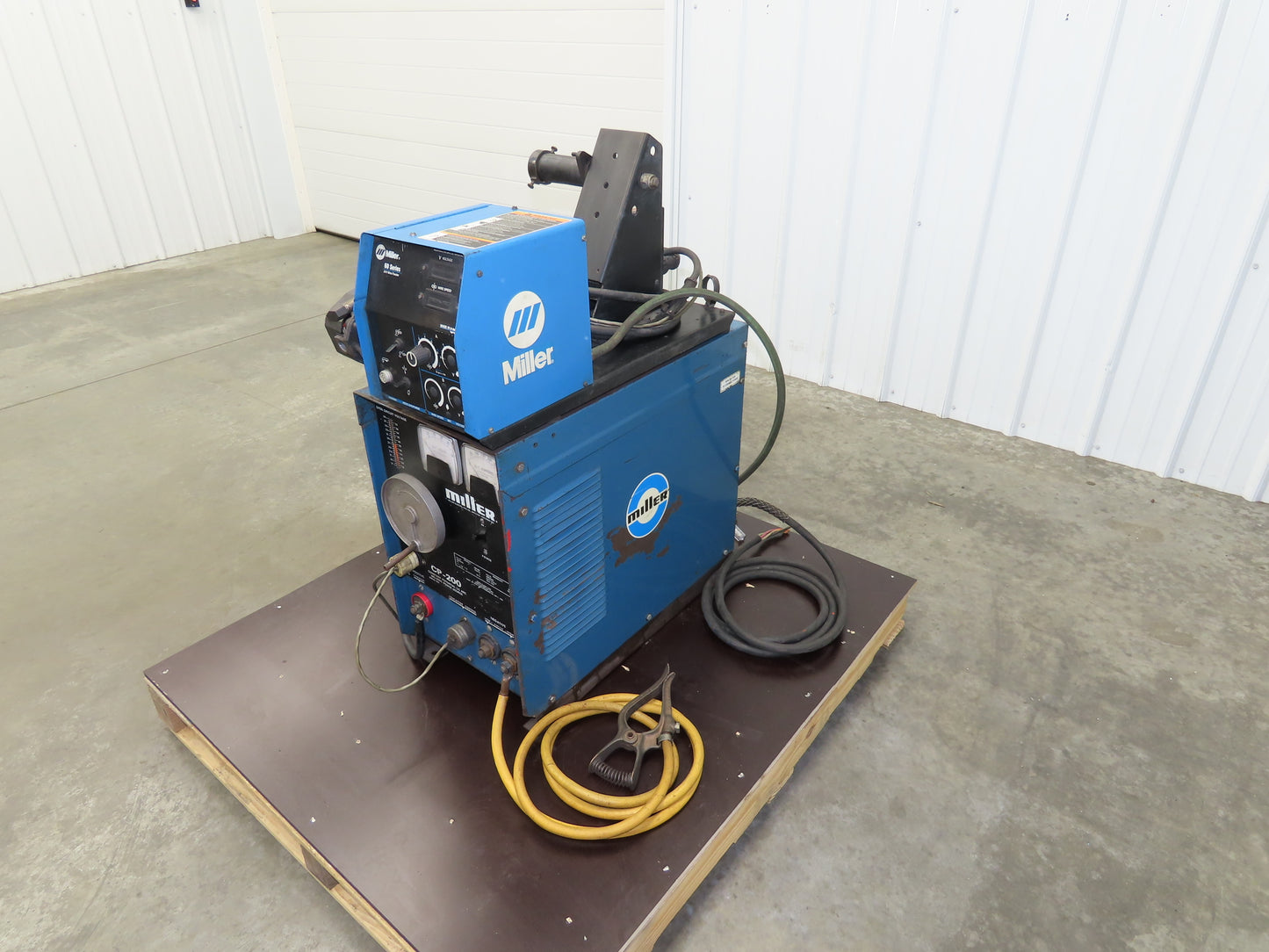Miller CP-200 Mig Welder 200 amp DC Arc S-62 Wire Feeder 230/460VAC 3PH