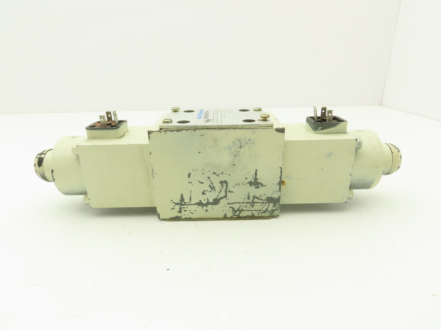 Mannesmann Rexroth 4WRA 10 W40-12/24NZ4/M-993-X Directional Solenoid Valve 24VDC
