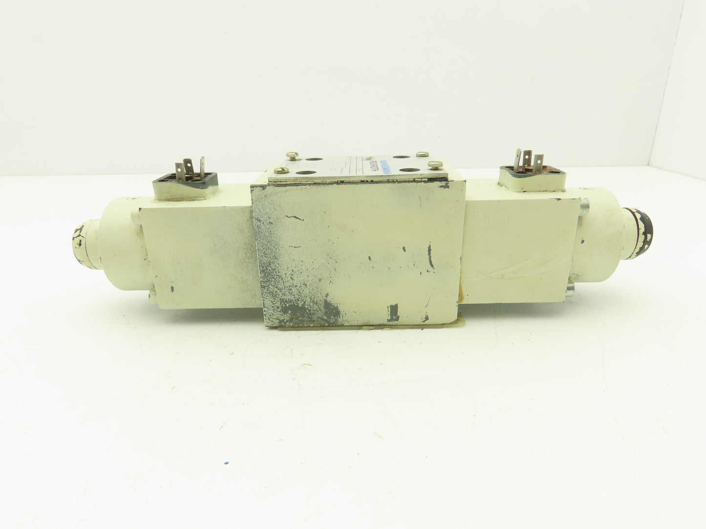 Mannesmann Rexroth 4WRA 10 W40-12/24NZ4/M-993-X Directional Solenoid Valve 24VDC