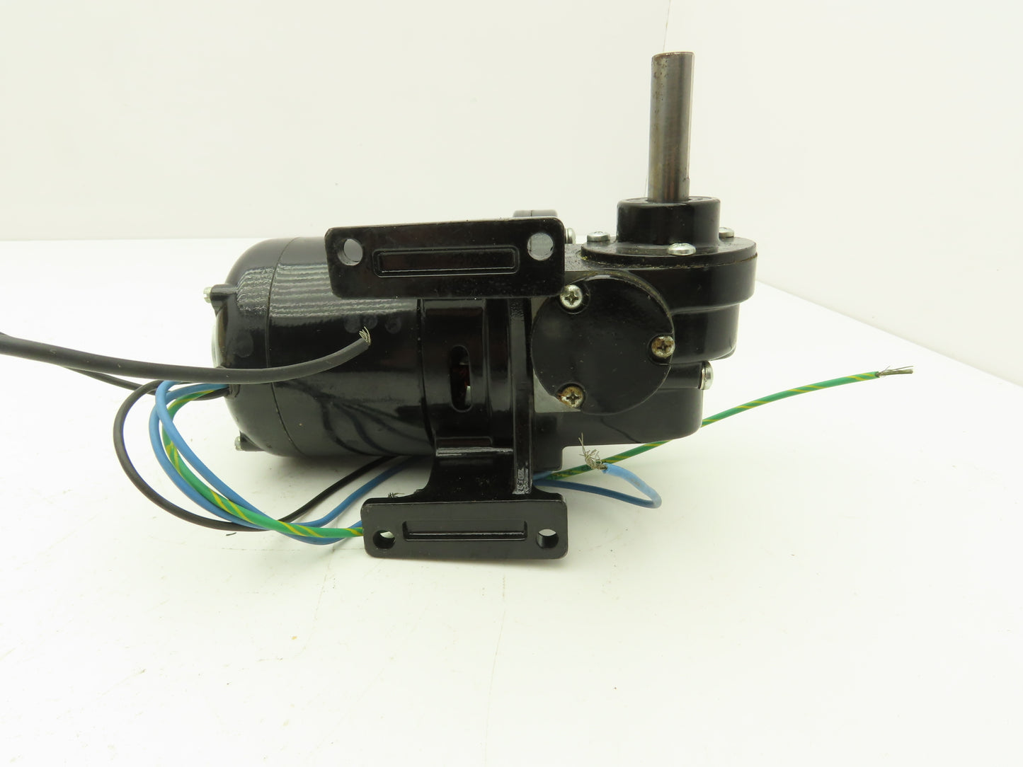 Bodine Electric NCI-12RG AC Gearmotor 115V 1080:1 60Hz 1/2" Shaft RH Output