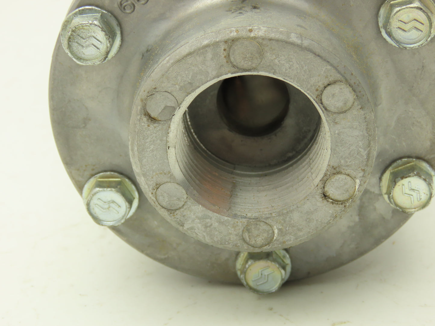 Fleetguard 259283 Coolant Heater 2240W 120V 1"NPT Inlet/Outlet Mounting Hardware