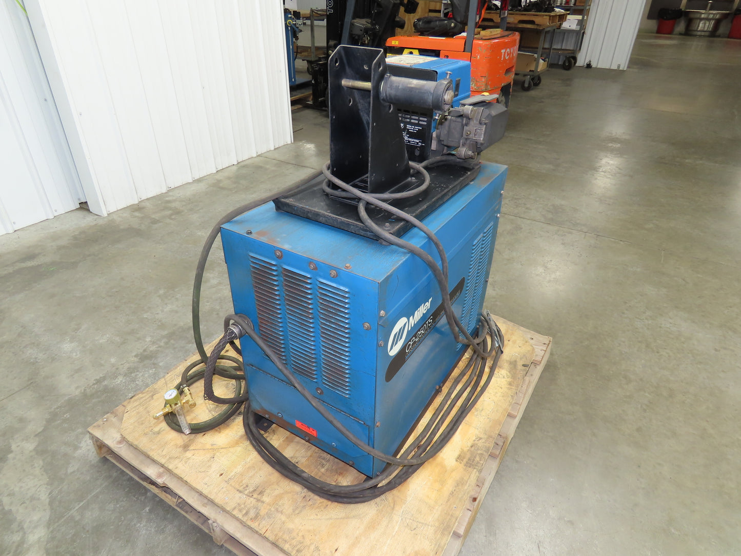 Miller CP-250TS Mig Welder 250 amp DC Arc S-62 Wire Feeder 200/230/460v 3PH
