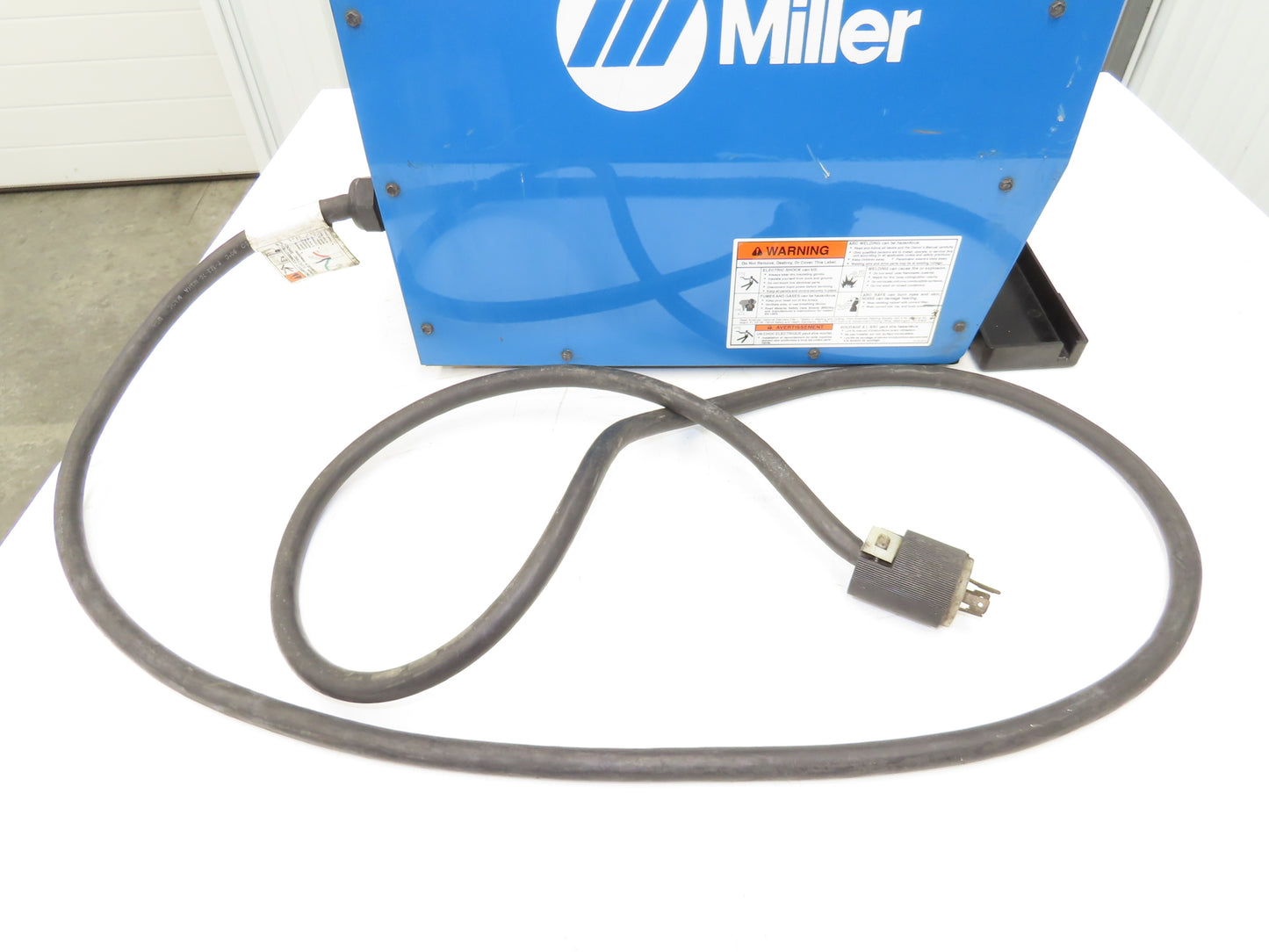 Miller Invision 304P Mig Welder 300 amp DC Arc 11kW 460VAC 3PH Power Unit