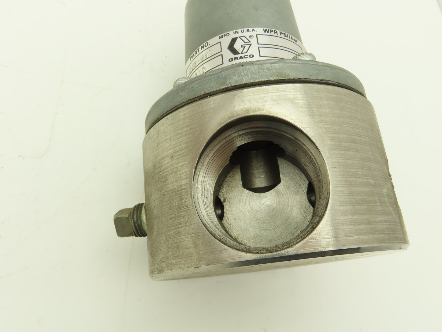 Graco 208-997 Low Pressure Corrosion Resistant Back Pressure Regulator w/Gauge