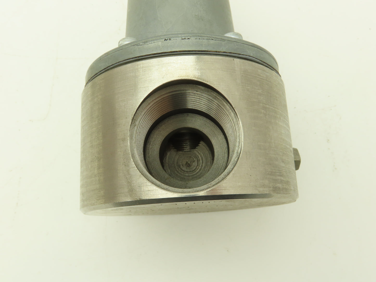 Graco 208-997 Low Pressure Corrosion Resistant Back Pressure Regulator w/Gauge