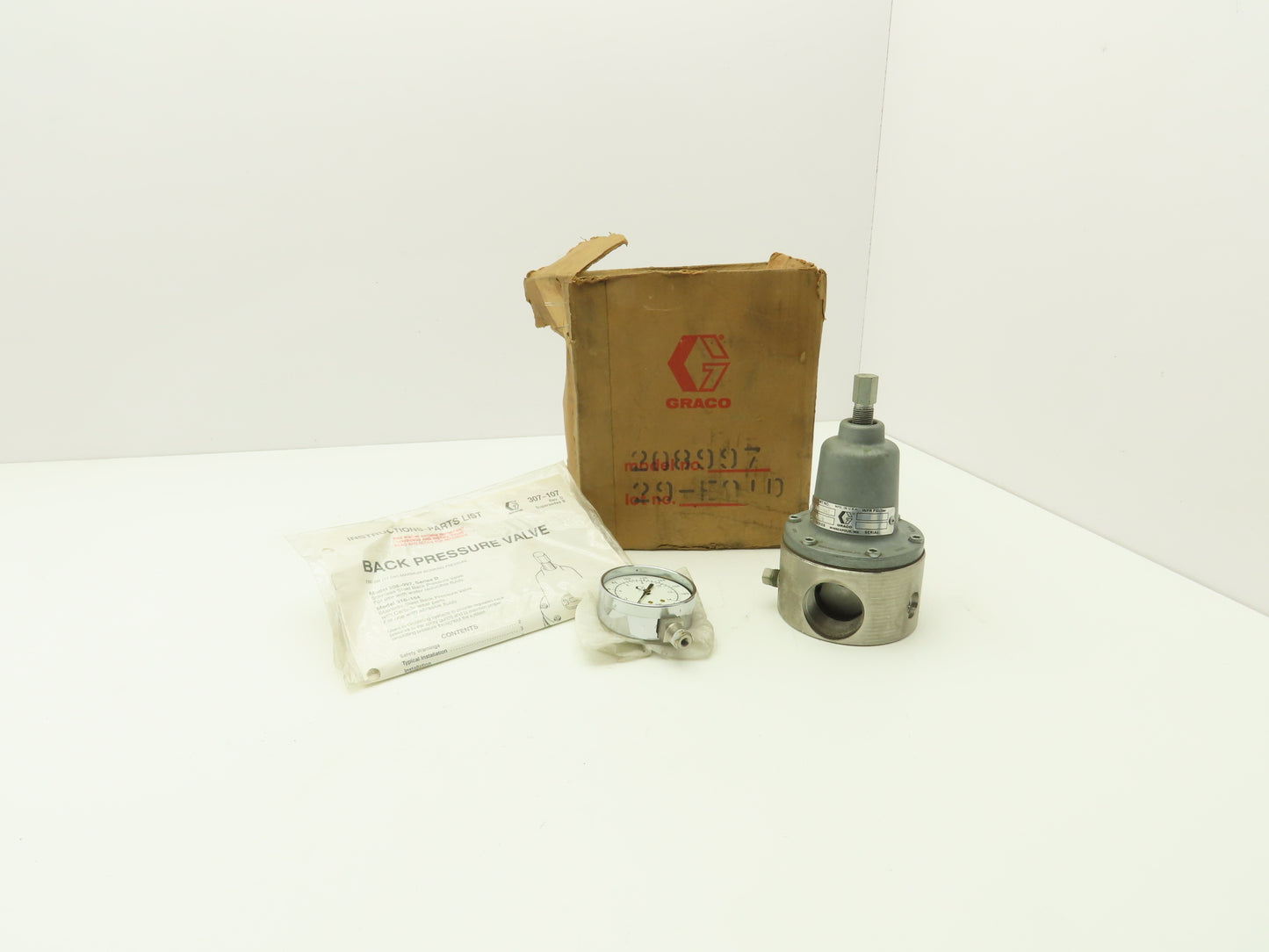 Graco 208-997 Low Pressure Corrosion Resistant Back Pressure Regulator w/Gauge