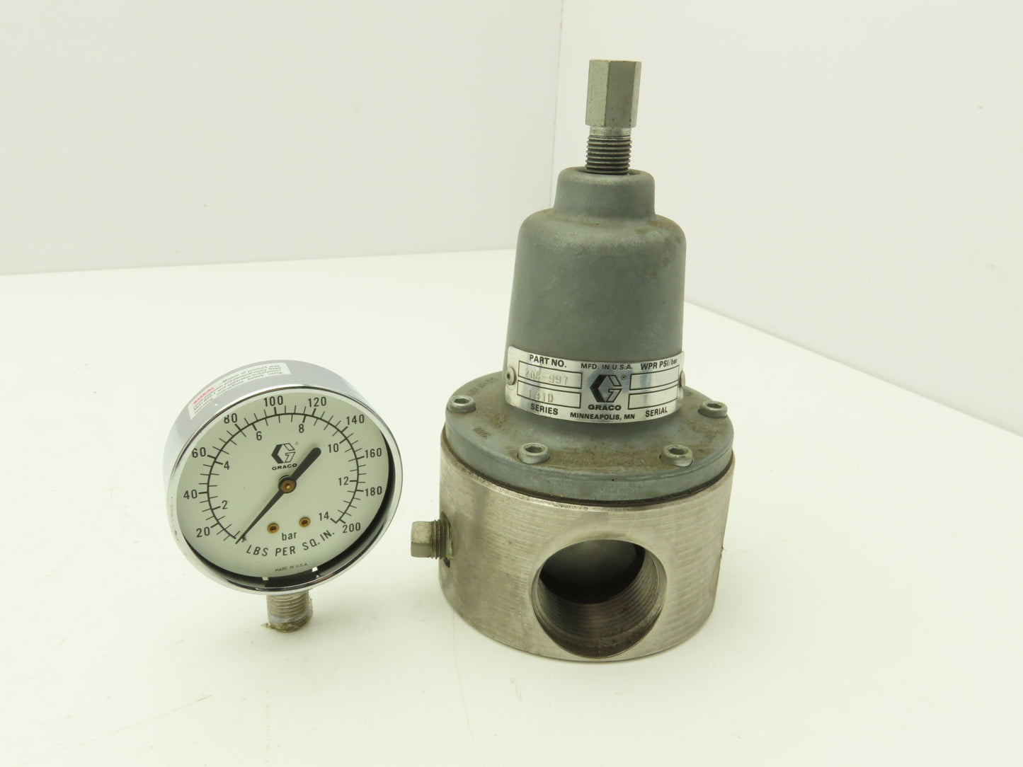 Graco 208-997 Low Pressure Corrosion Resistant Back Pressure Regulator w/Gauge