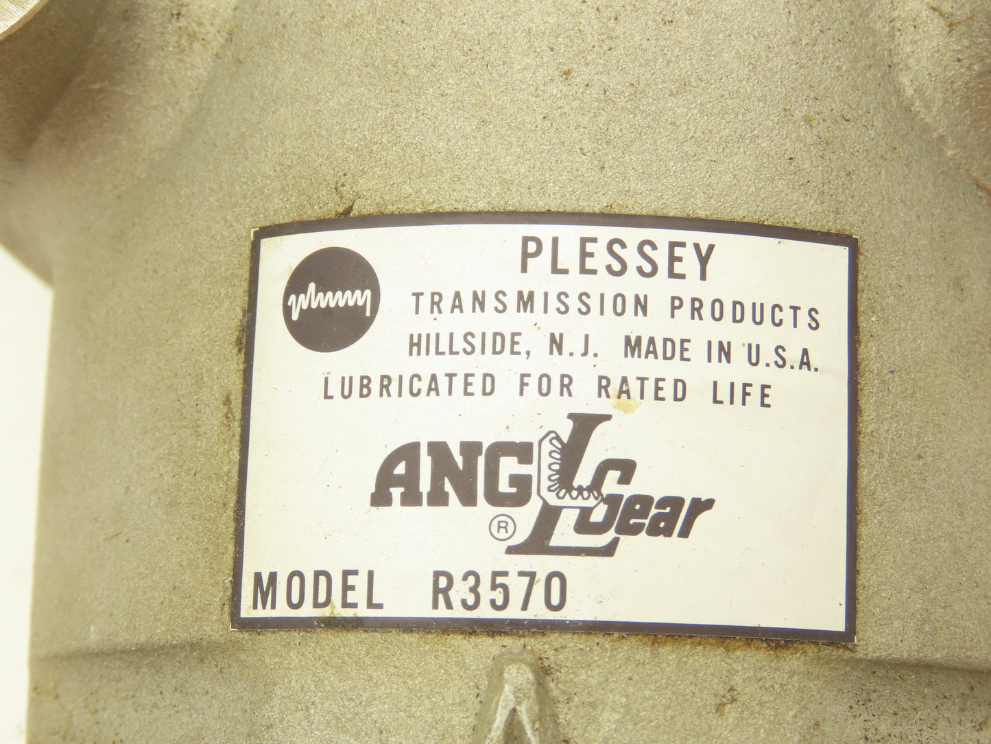 AnglGear R3570 Right Angle Gearbox Drive 1:1 Ratio 2-Way 1" Shaft