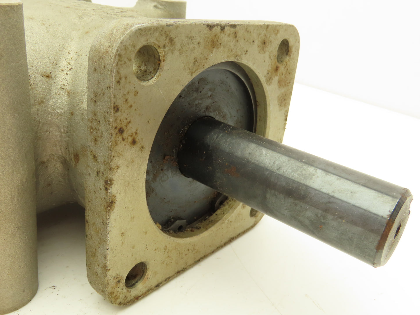 AnglGear R3570 Right Angle Gearbox Drive 1:1 Ratio 2-Way 1" Shaft