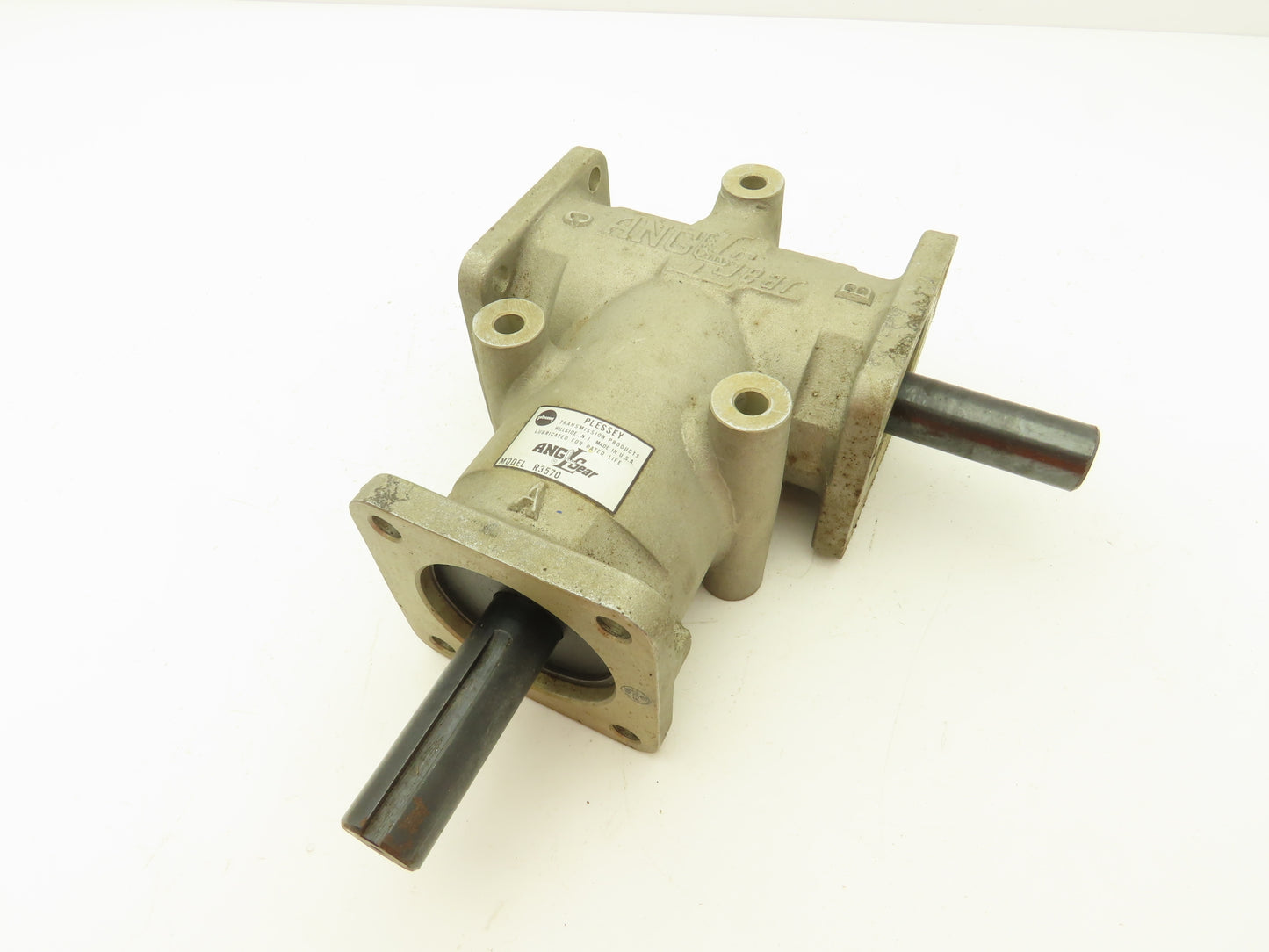 AnglGear R3570 Right Angle Gearbox Drive 1:1 Ratio 2-Way 1" Shaft