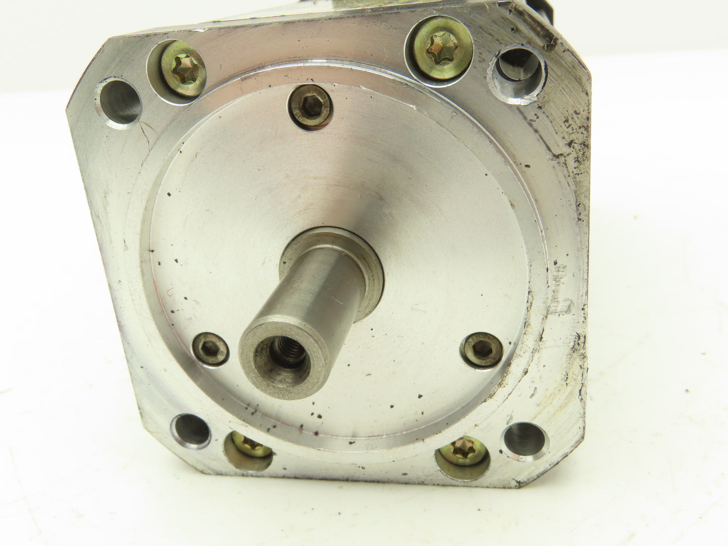 Lenze MDSKSRS036-13 Servo Motor .25kw 245V 3PH 4000 RPM 200Hz