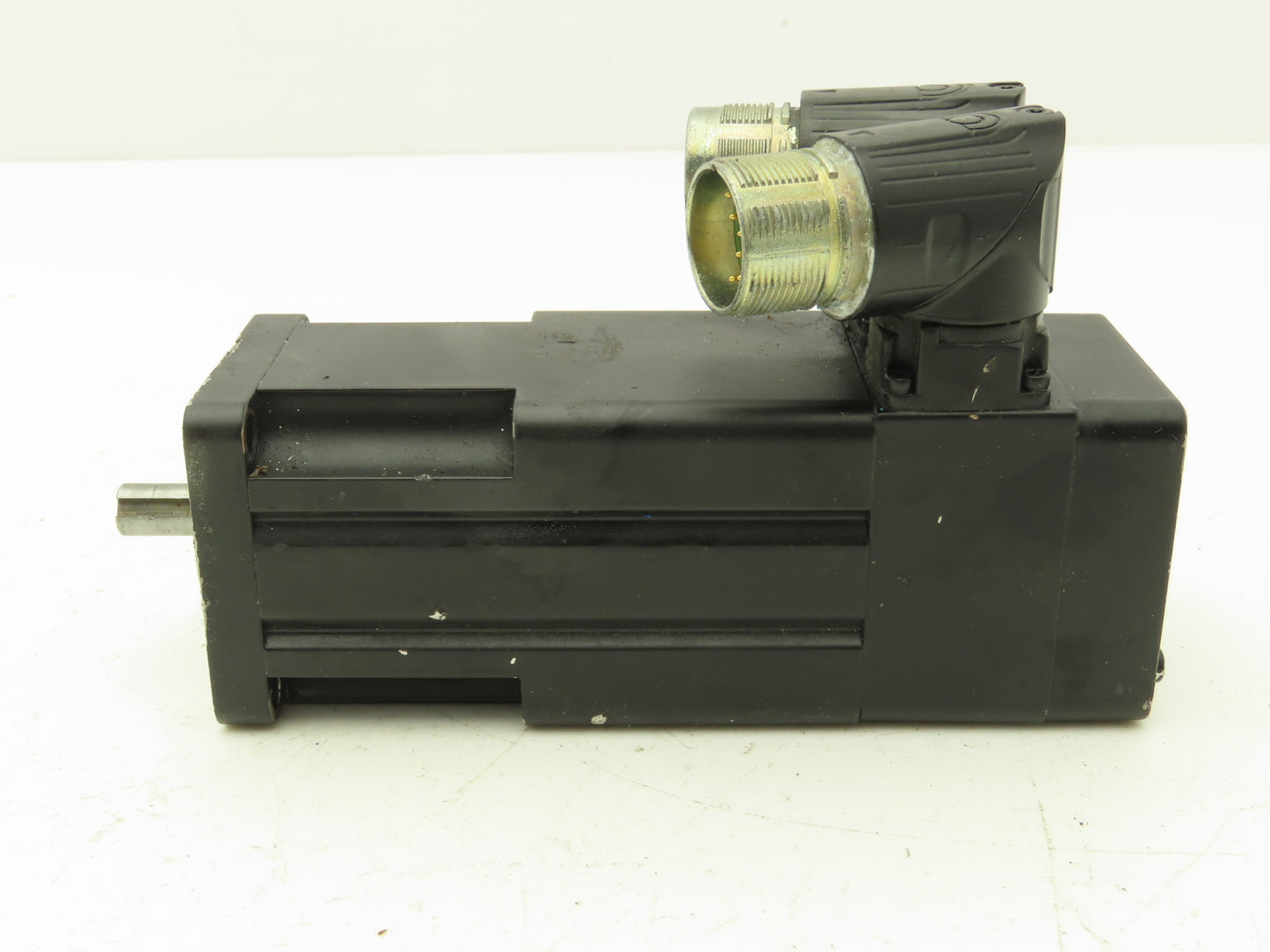 Allen Bradley MPL-B1530U-VJ72AA AC Servo Motor .39kw 460V 3PH 7000 RPM