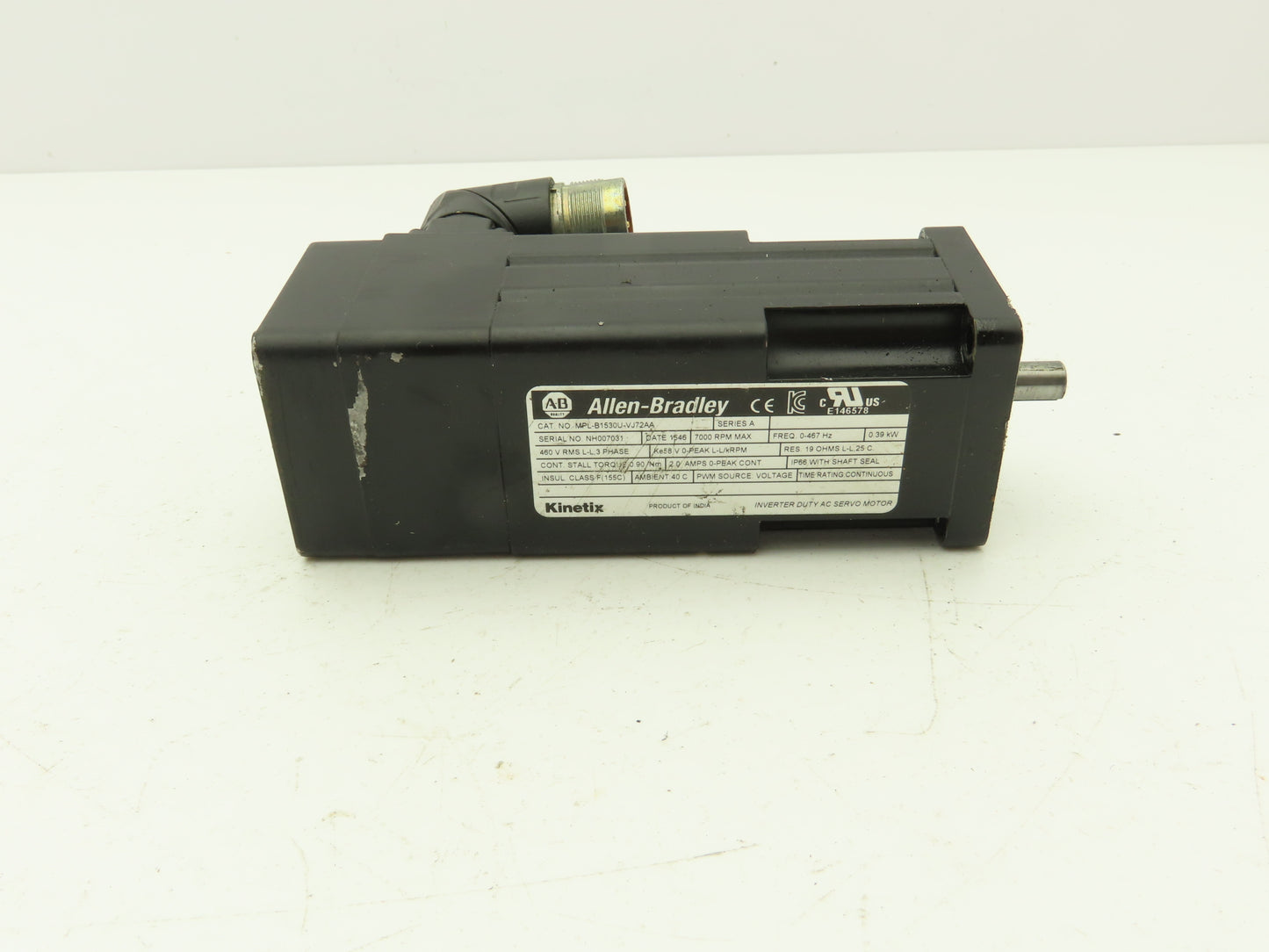 Allen Bradley MPL-B1530U-VJ72AA AC Servo Motor .39kw 460V 3PH 7000 RPM