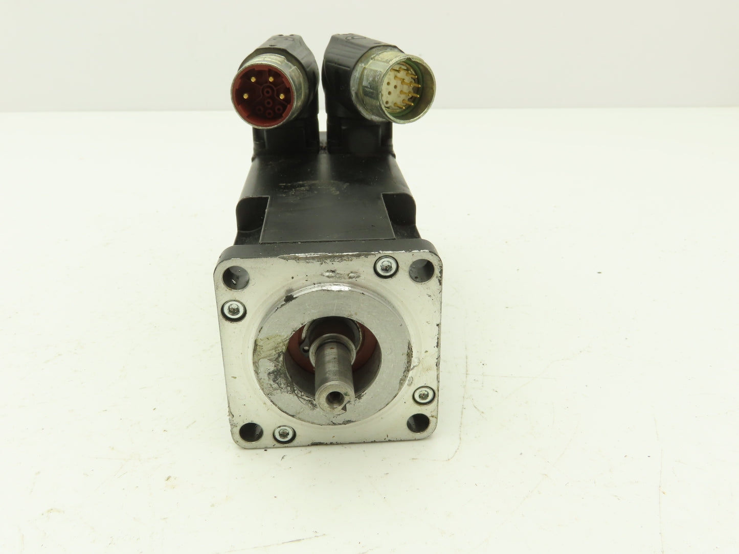 Allen Bradley MPL-B1530U-VJ72AA AC Servo Motor .39kw 460V 3PH 7000 RPM