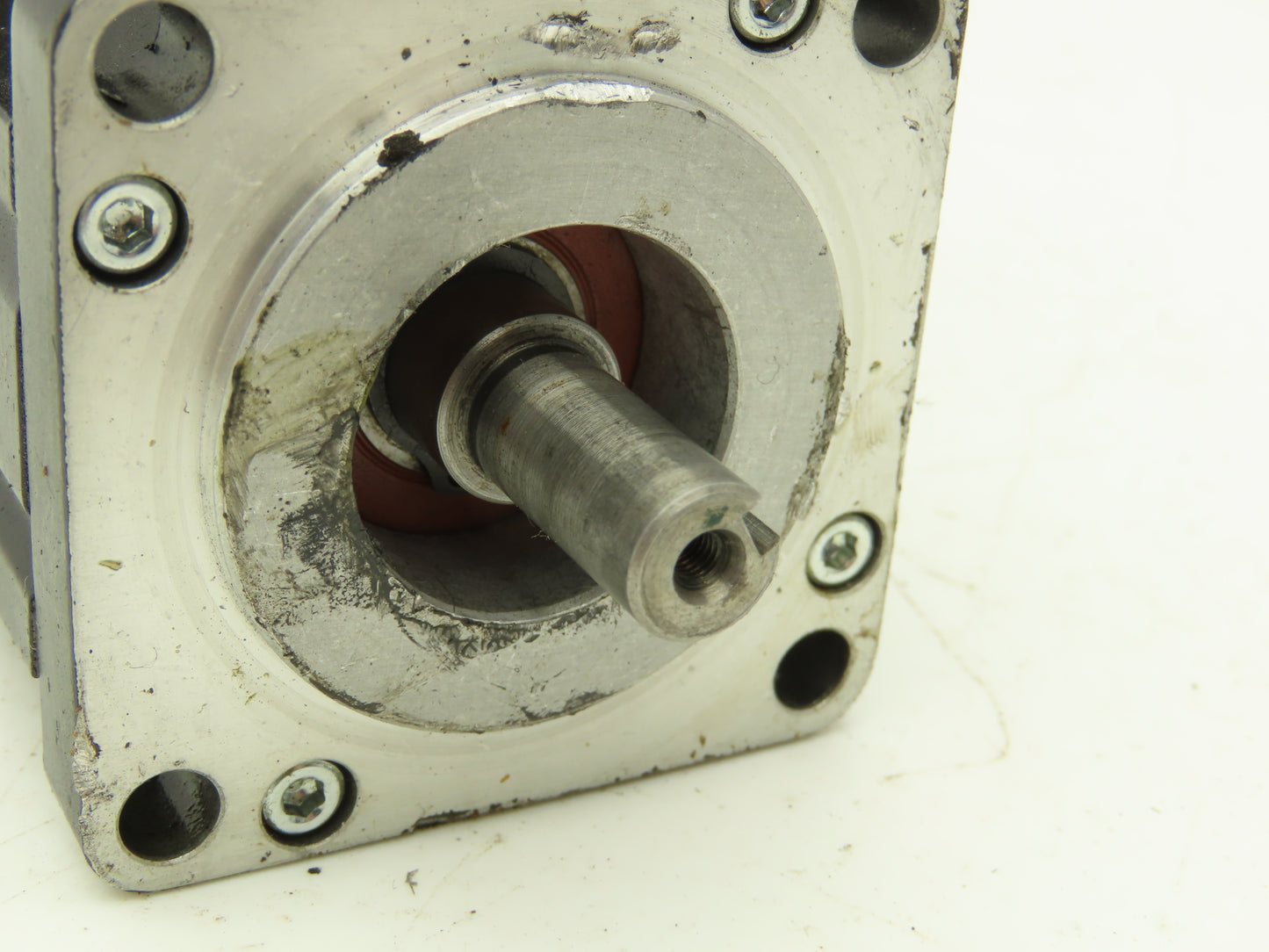 Allen Bradley MPL-B1530U-VJ72AA AC Servo Motor .39kw 460V 3PH 7000 RPM