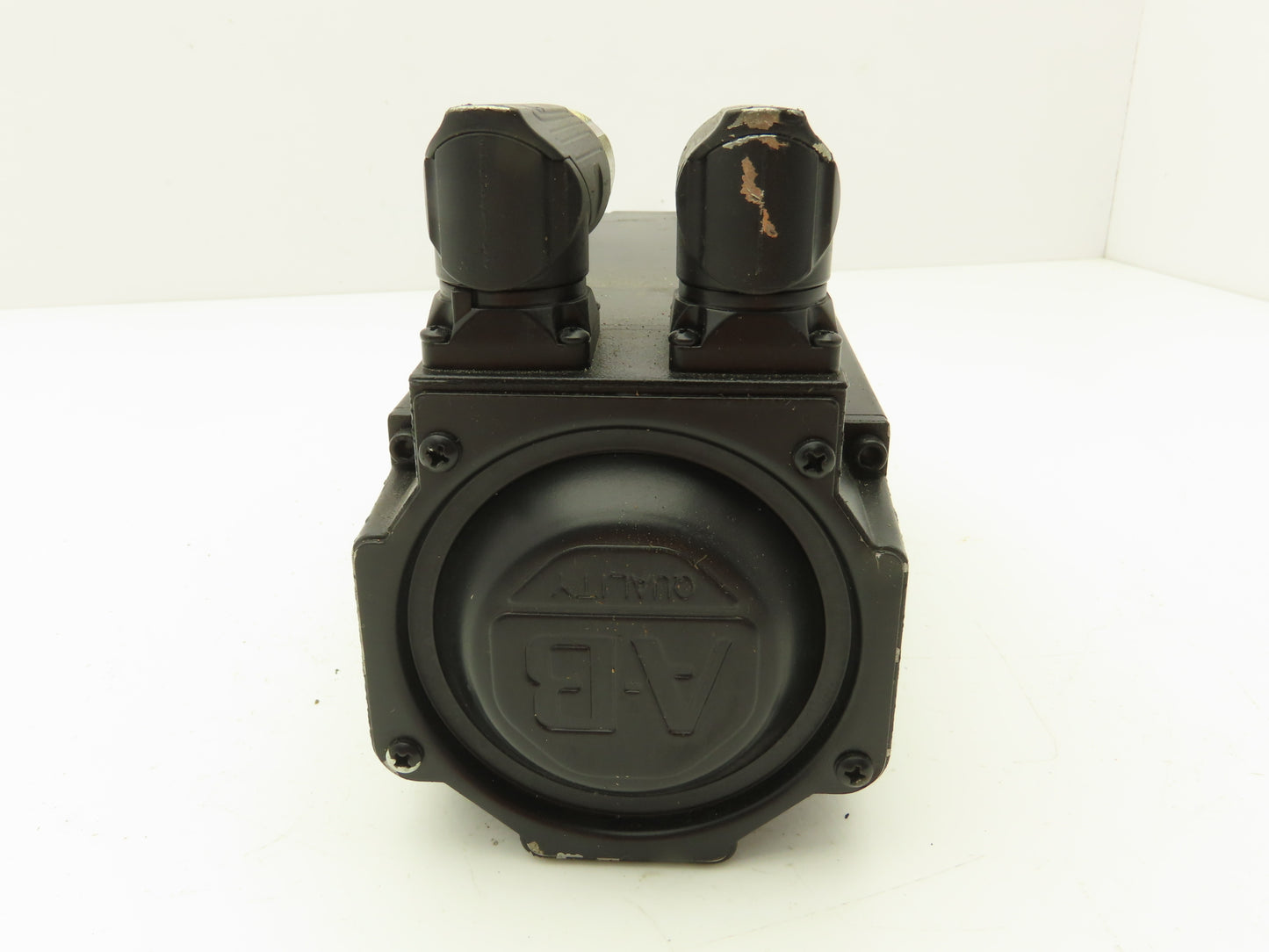 Allen Bradley MPL-B420P-MJ74AA AC Servo Motor 2.5Hp 460V 3PH 5000 RPM Ser A